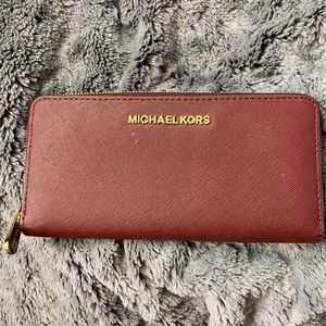 Burgundy Michael Kors Wallet🔥